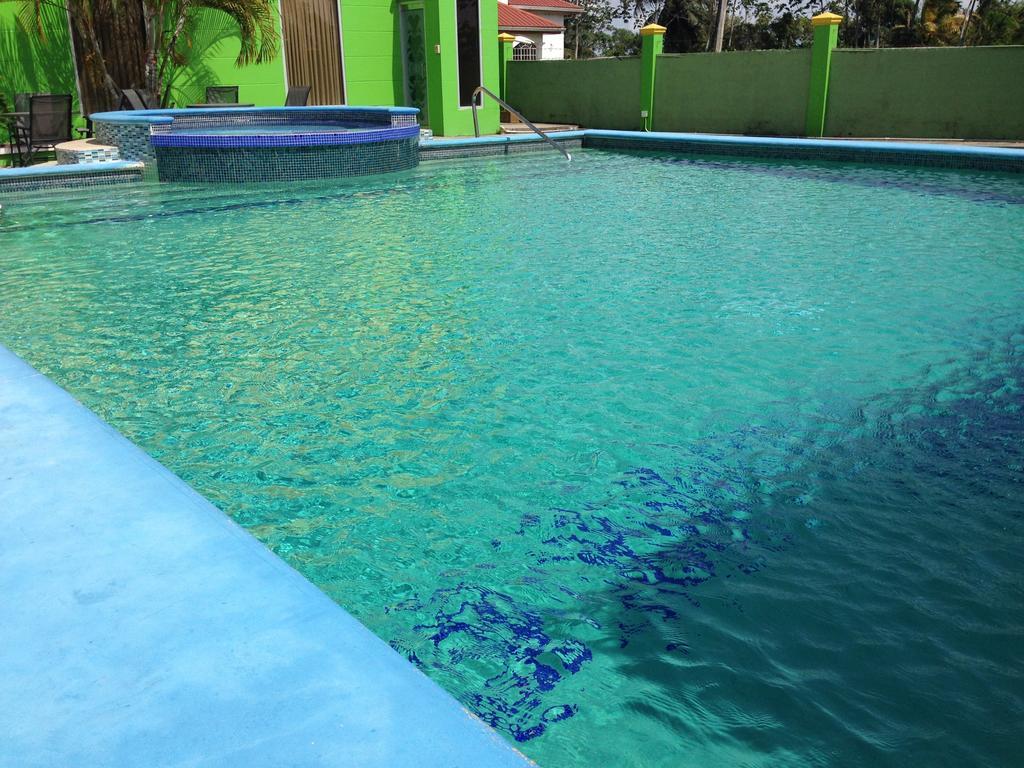 Airport Suites Hotel Piarco Exterior foto